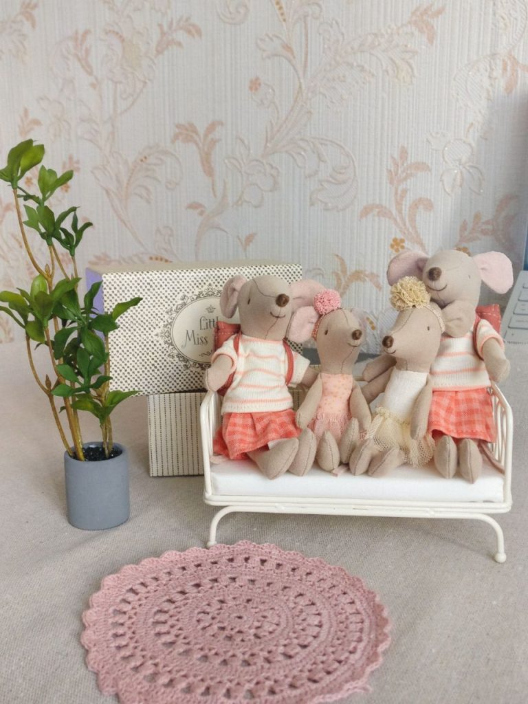 Maileg Mice sisters
